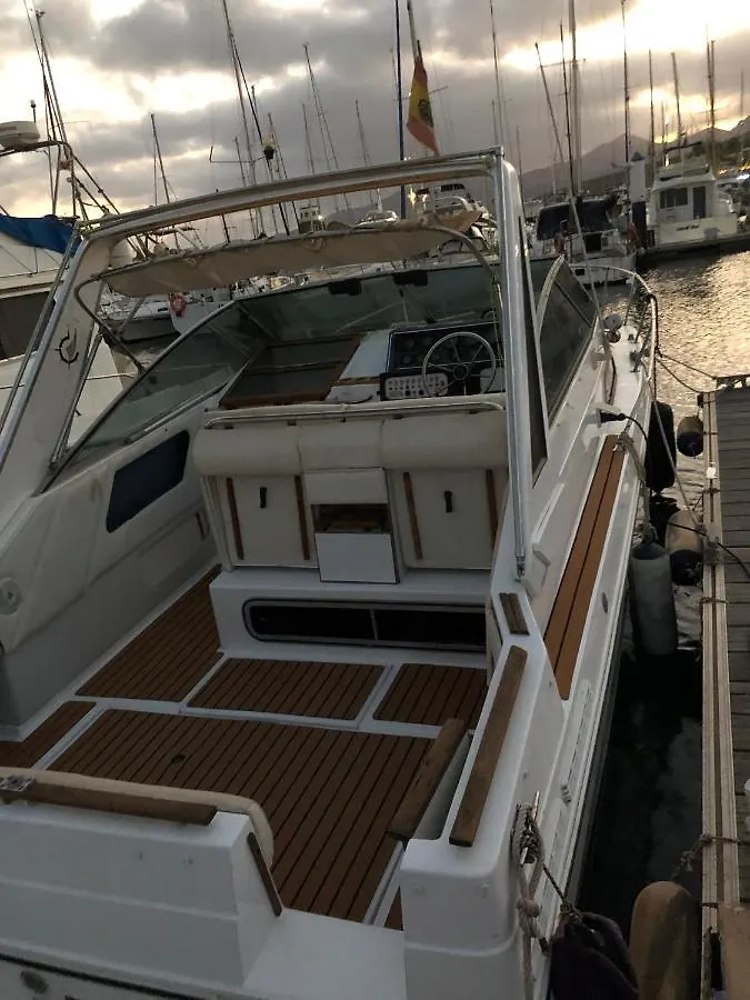 Barco Tuareg Hotel Puerto Calero Botel
